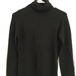 Soft fitted small French Connection turtleneck